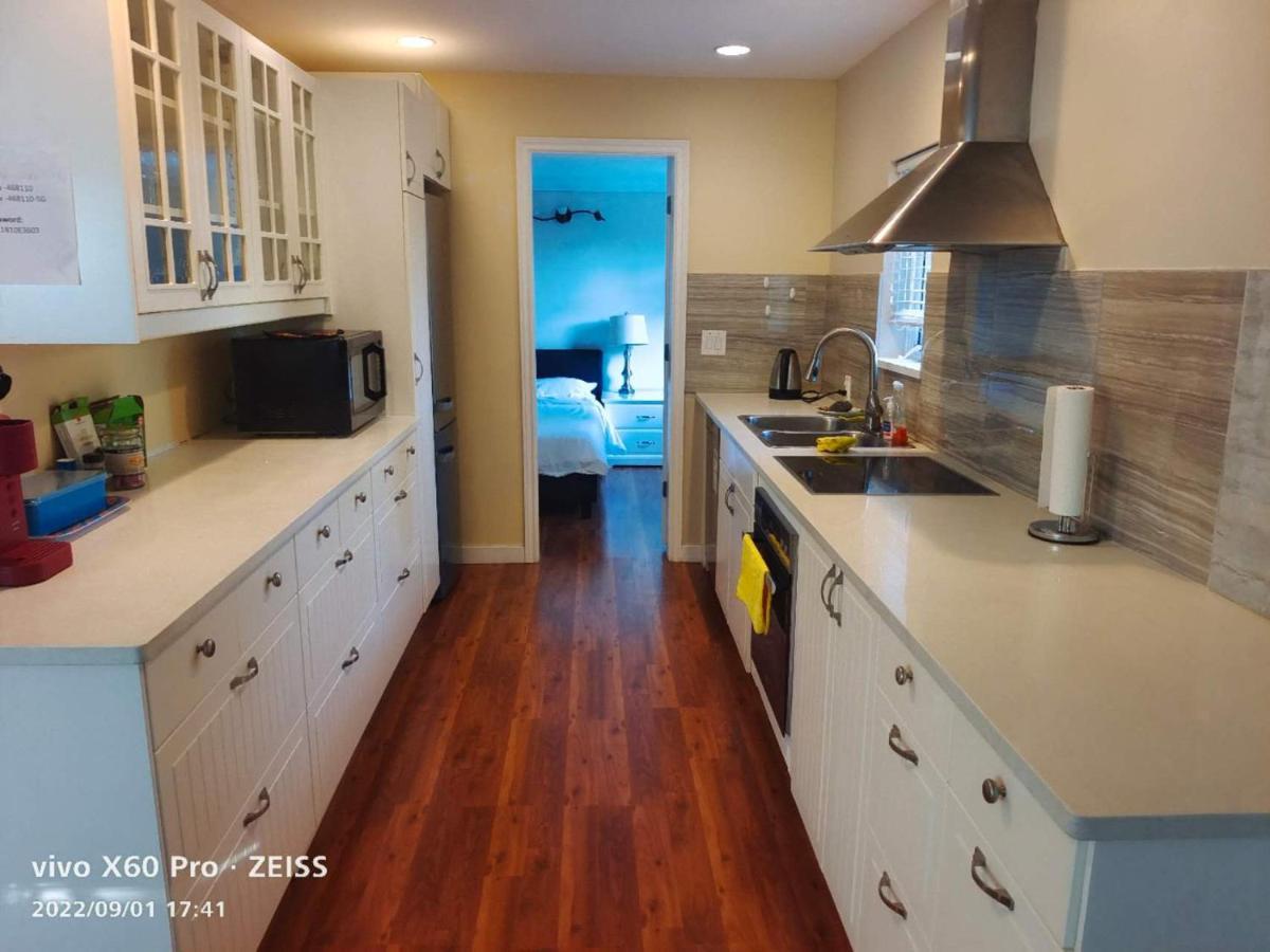 Romantic Homestay Coquitlam Exterior photo